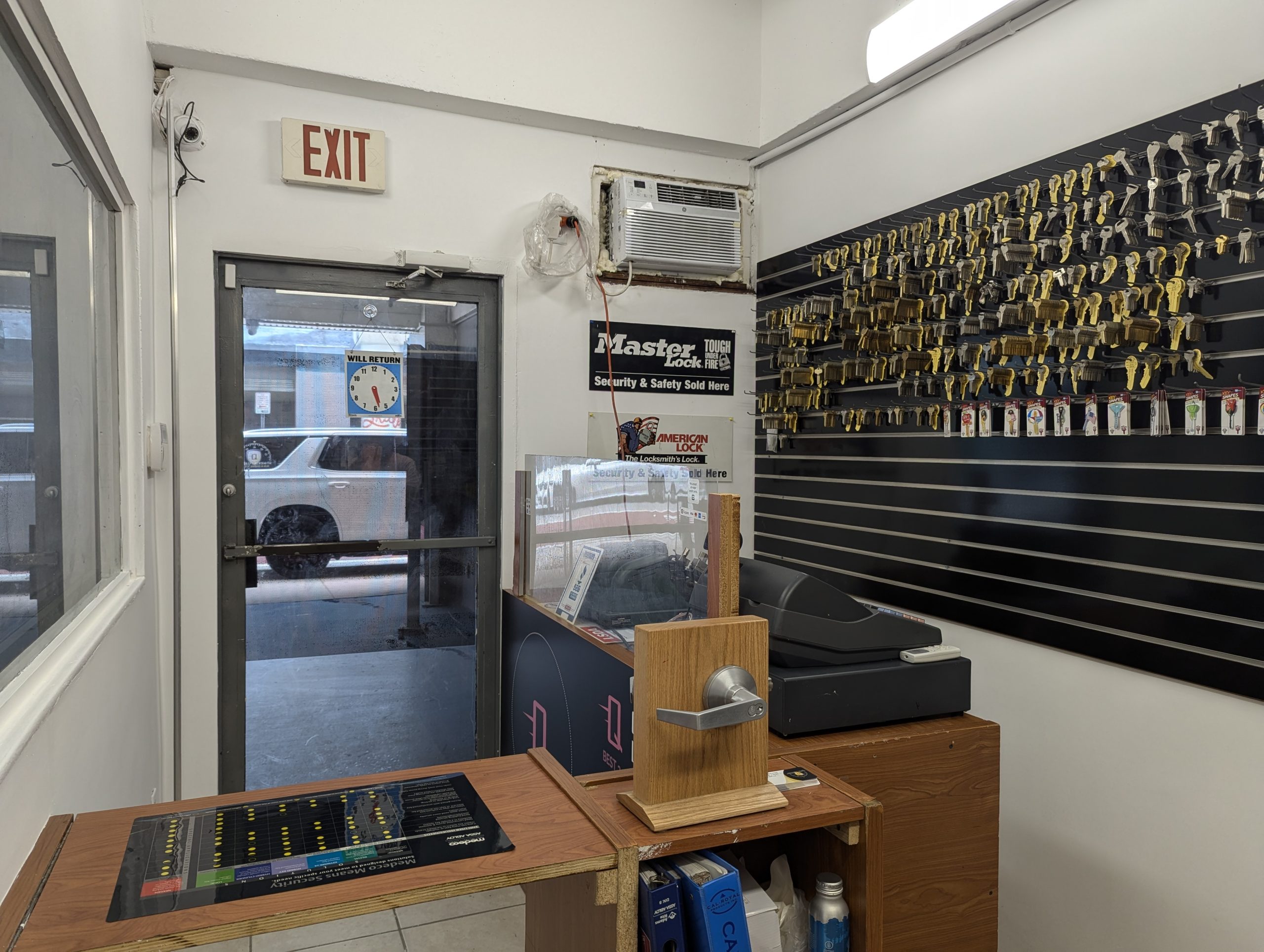 Quickly Locksmith Miami new locksmith shop in downtown Miami 26 SE 1st St, Miami, FL 33131