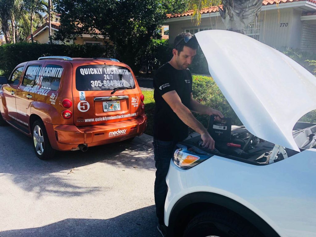 When to Hire a Car Locksmith in Miami